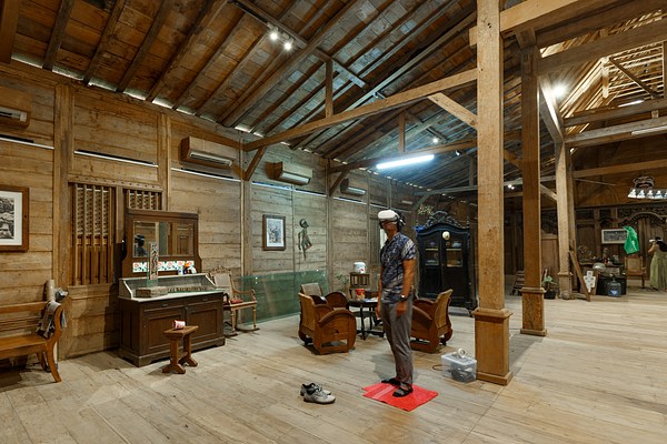 Image 4 of 42