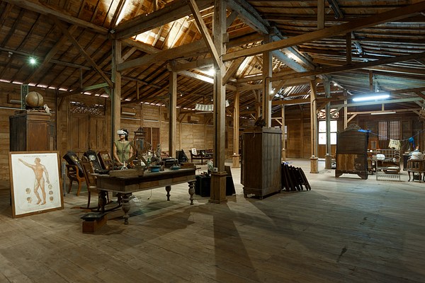 Image 11 of 42