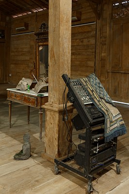 Image 16 of 42