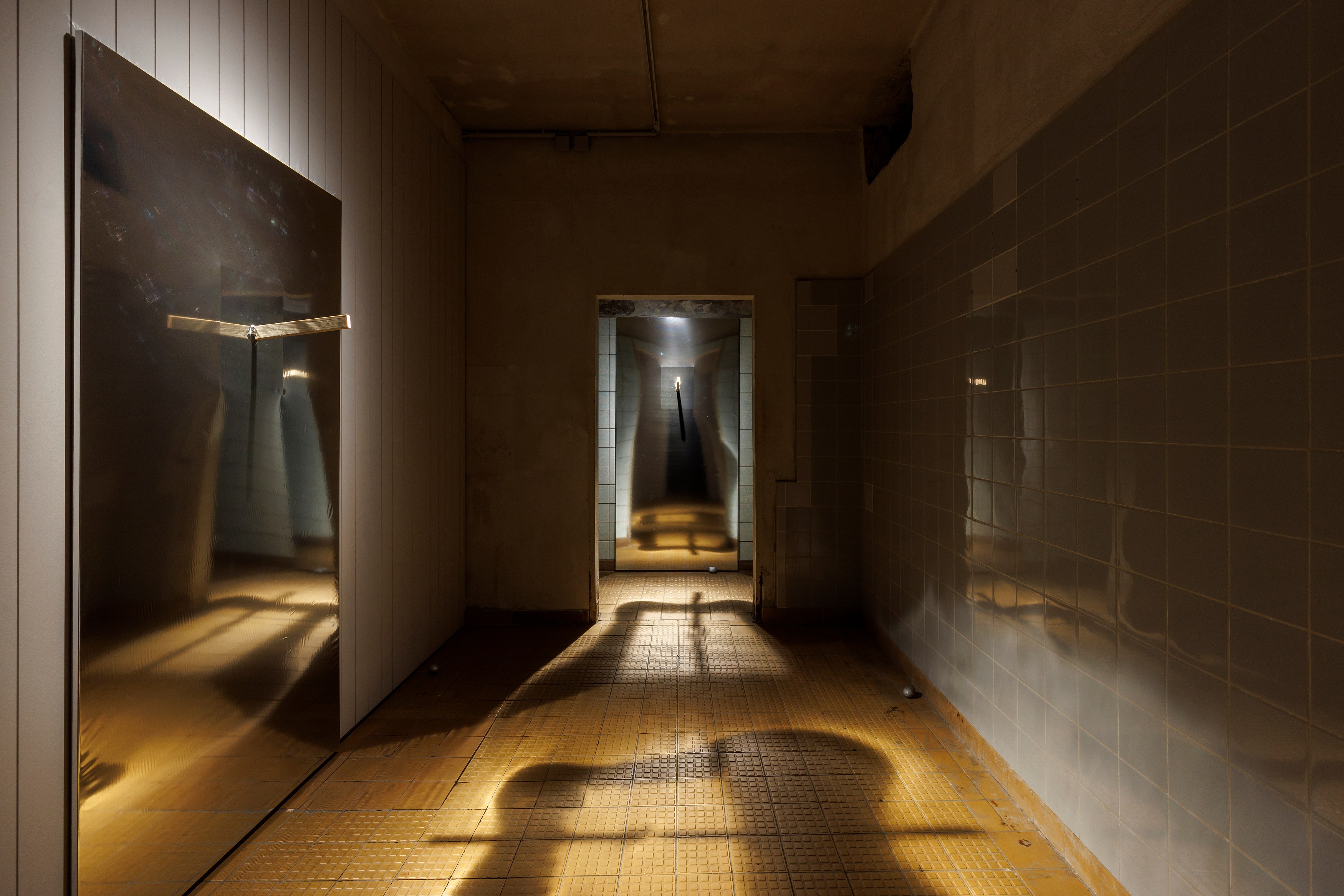 Pope.L, Between A Figure and A Letter at Schinkel Pavillon, photo 12