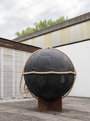 Image 4 of 8