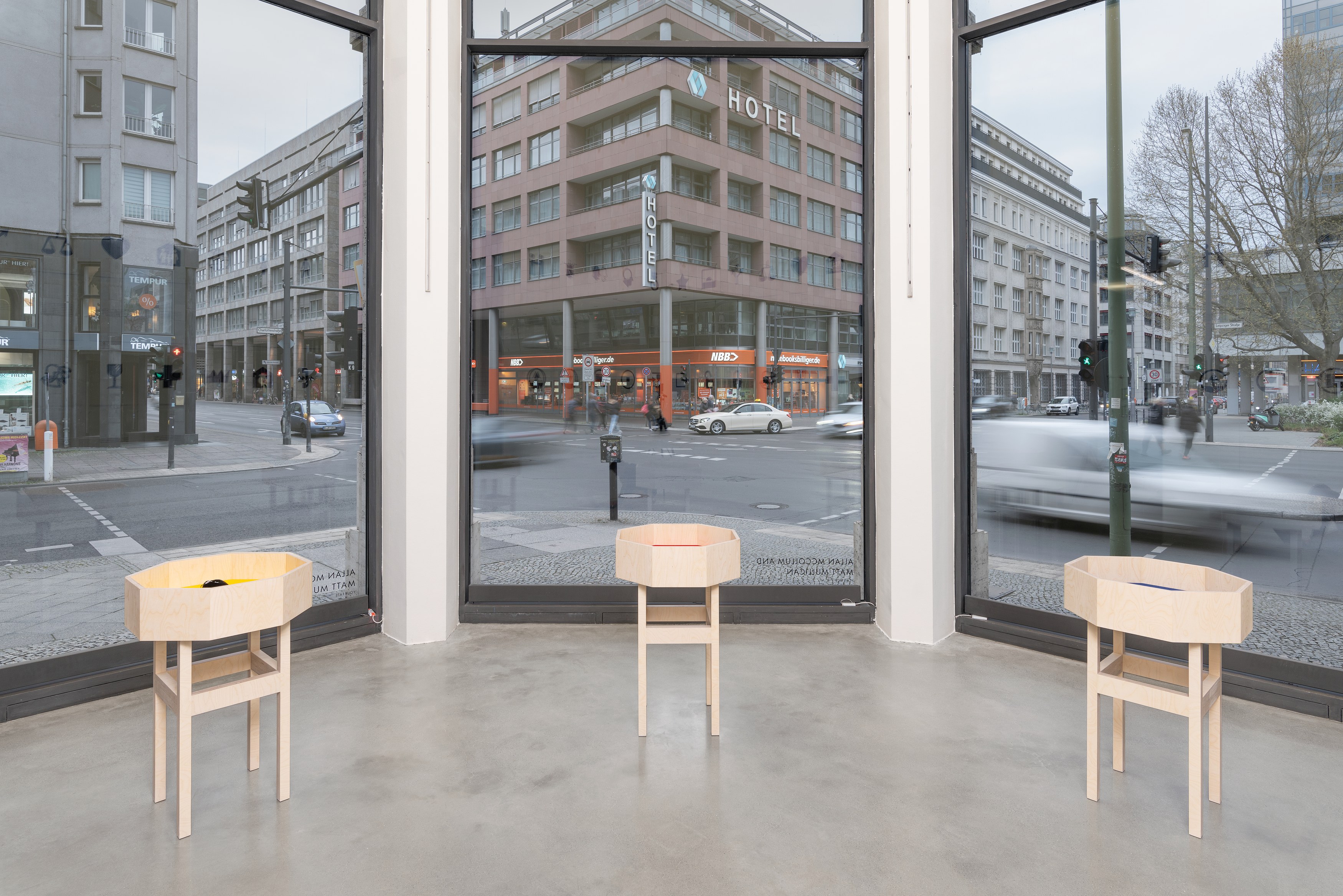 Allan McCollum, Works 1970-1973 at Galerie Thomas Schulte, photo 10