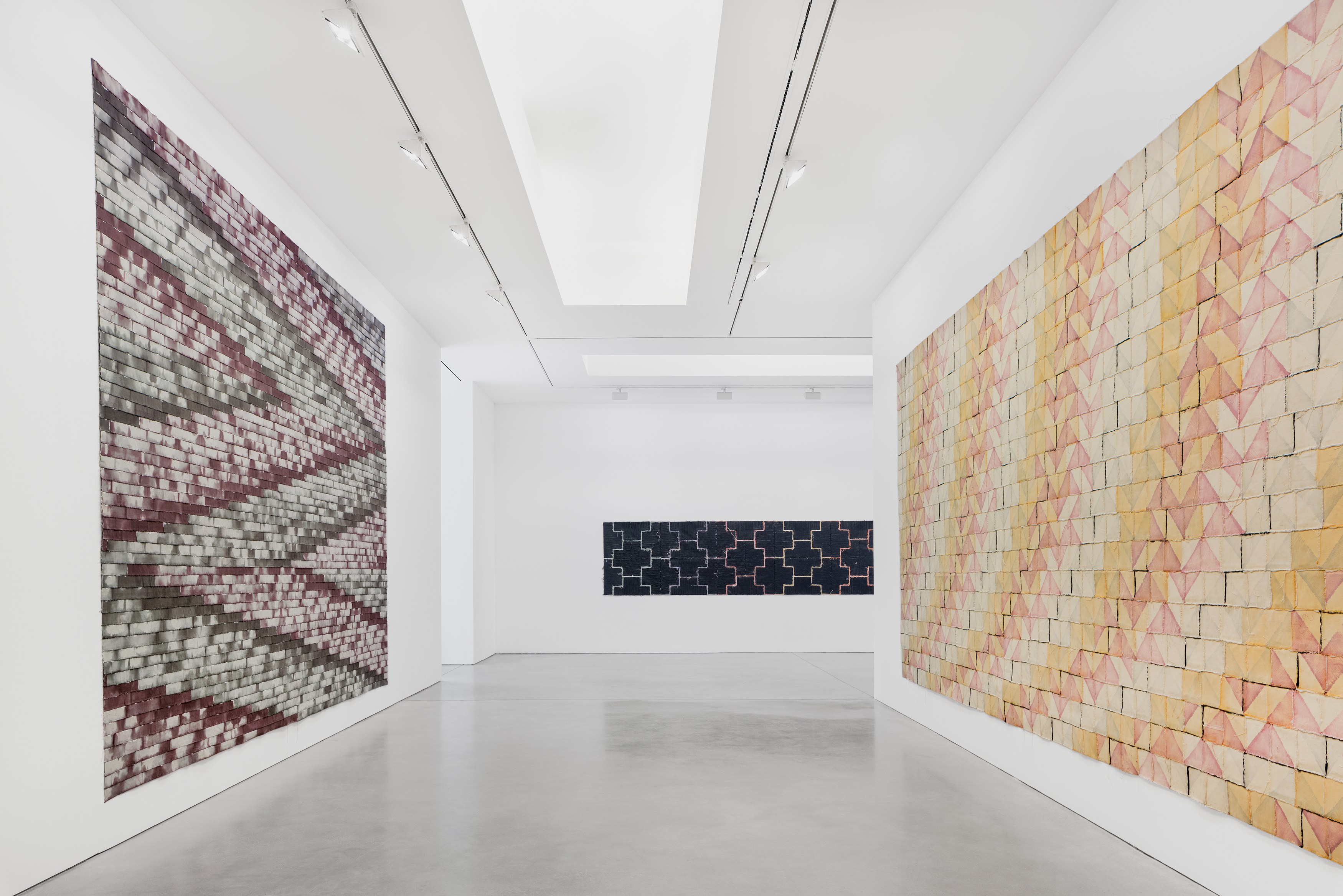 Allan McCollum, Works 1970-1973 at Galerie Thomas Schulte, photo 9
