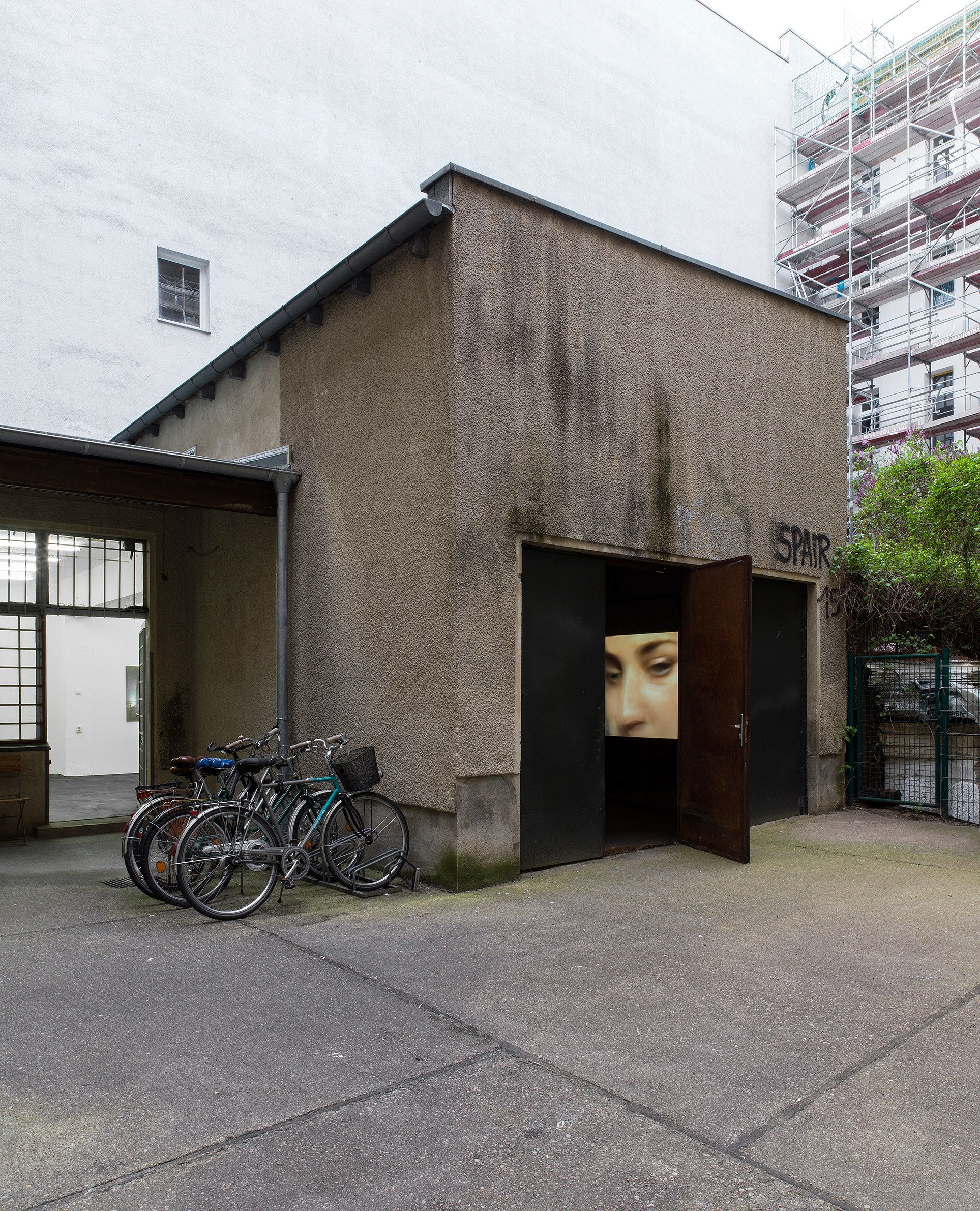 Matthias Groebel, The Rhythms of Reception at Schiefe Zähne, photo 22