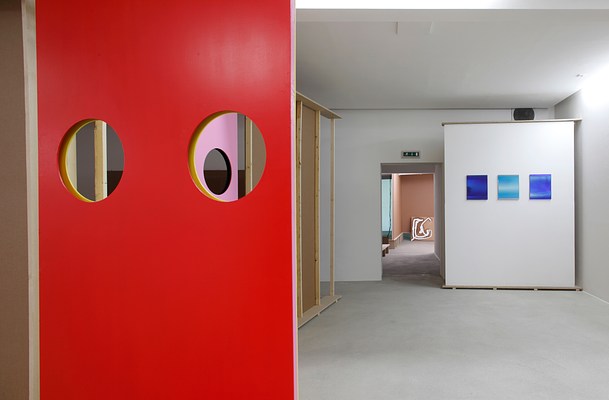 Image 14 of 77