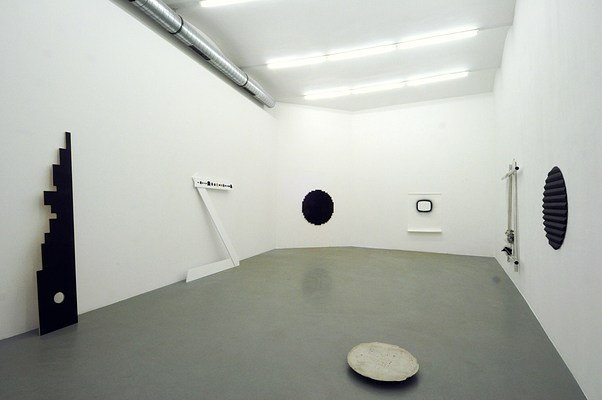 Image 2 of 8