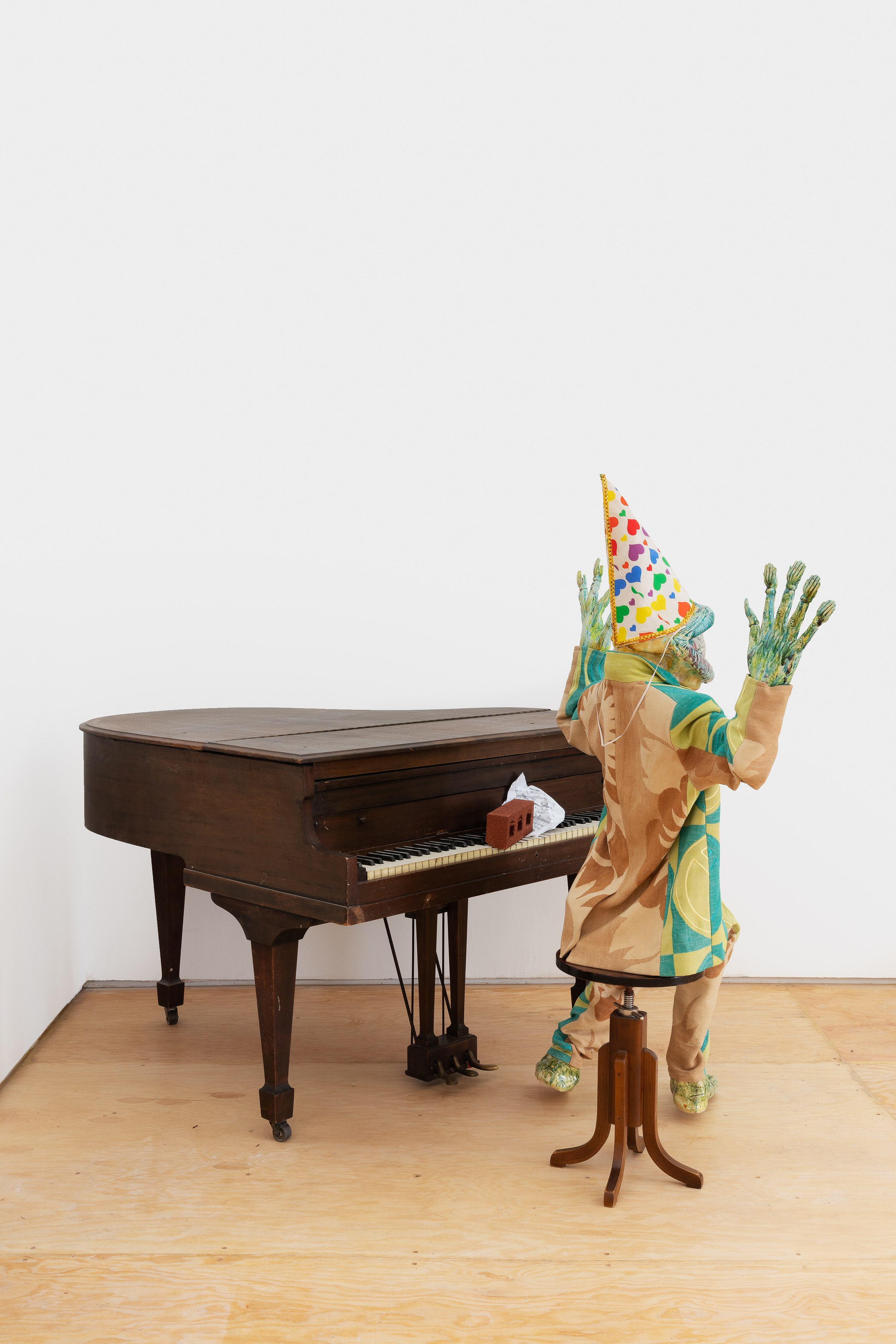 Kris Lemsalu, Peace @ 295 Church Street at Margot Samel, photo 8