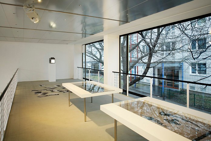 Tris Vonna-Michell, Untitled at Capitain Petzel, photo 8