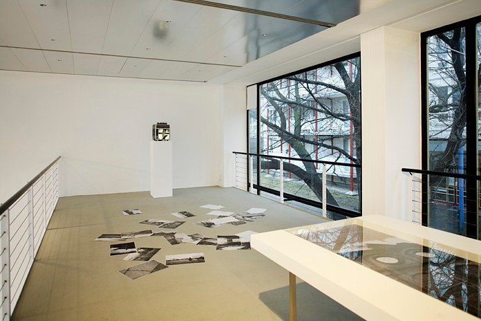 Tris Vonna-Michell, Untitled at Capitain Petzel, photo 9