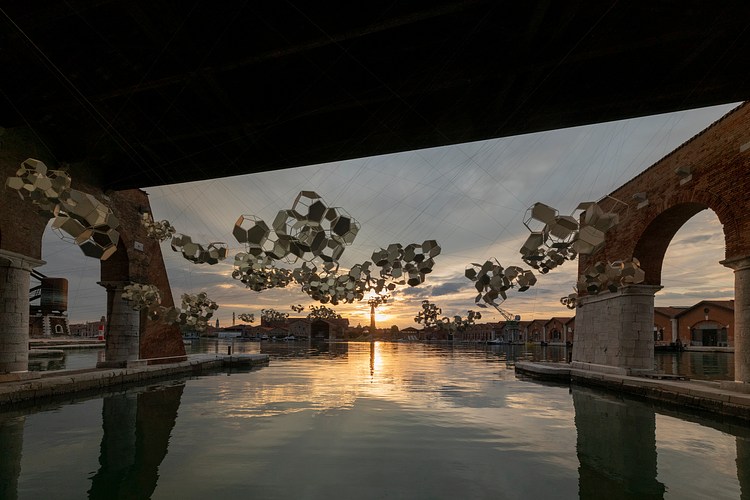 Thomás Saraceno | Contemporary Art Library