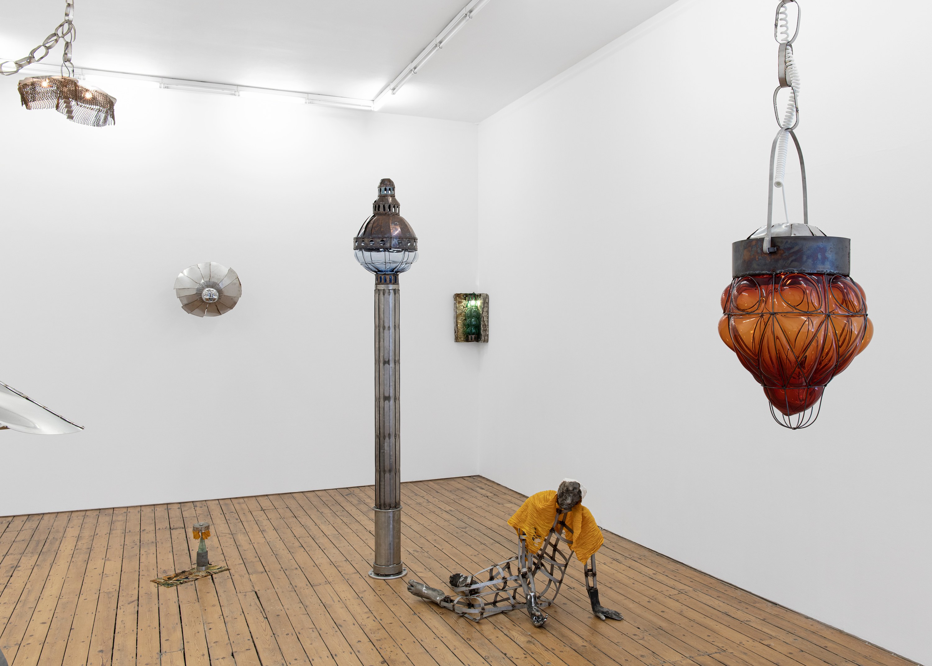 Kira Freije, meteorites at The Approach, photo 3