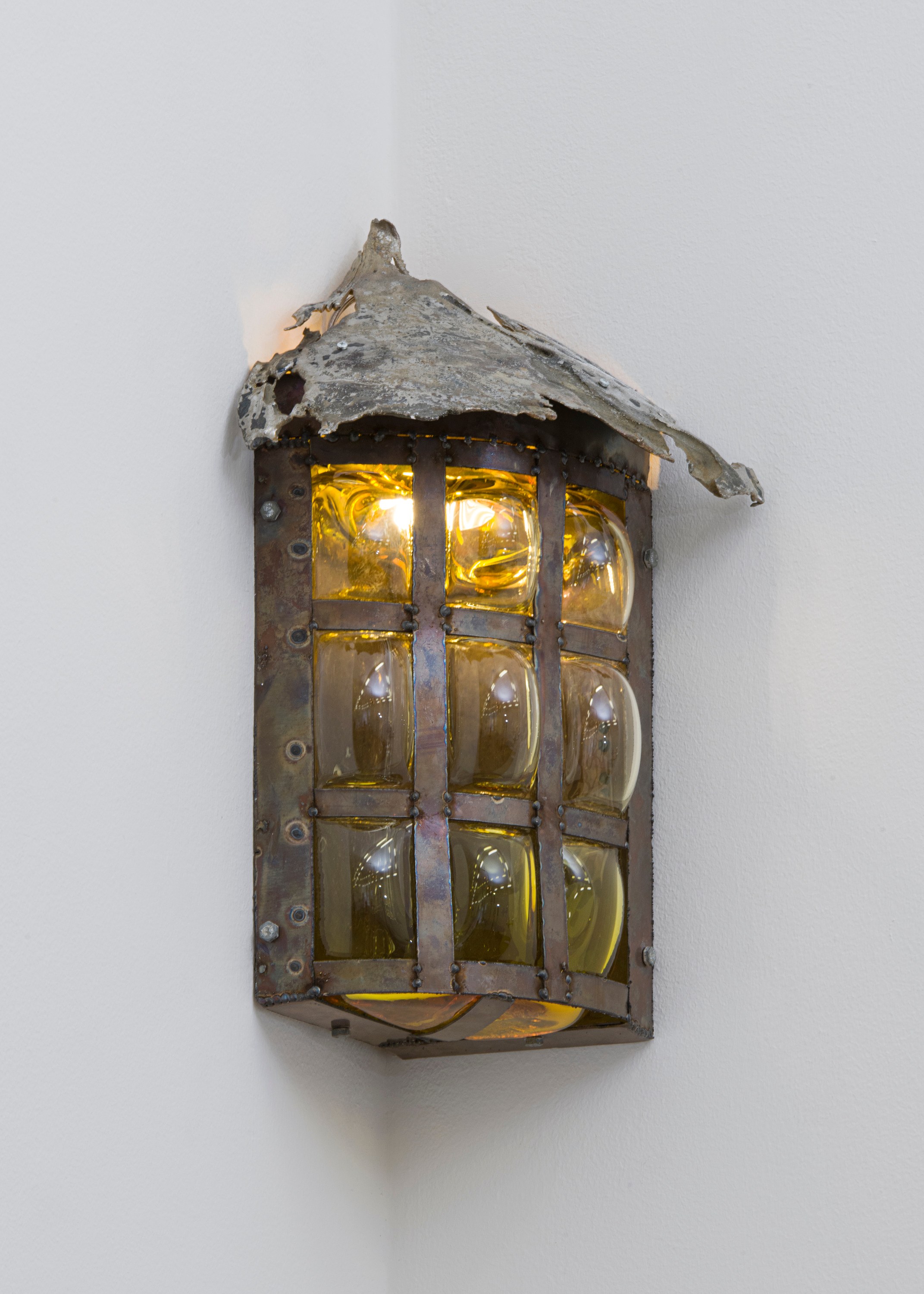 Kira Freije, meteorites at The Approach, photo 18