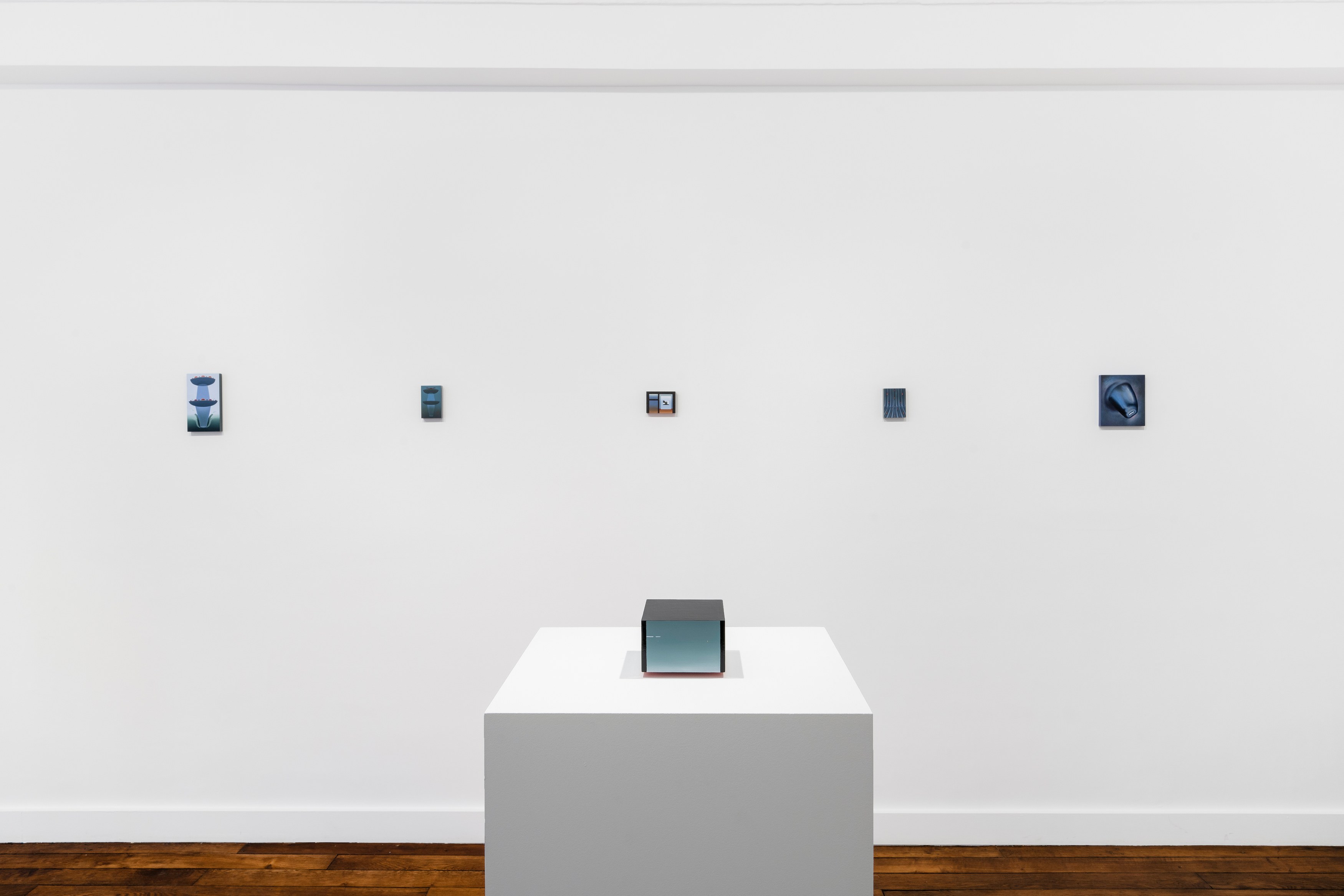 Alexandra Noel, Table at Tragic Venus, CELESTE | data center Marilyn, Champs-sur-Marne, photo 3