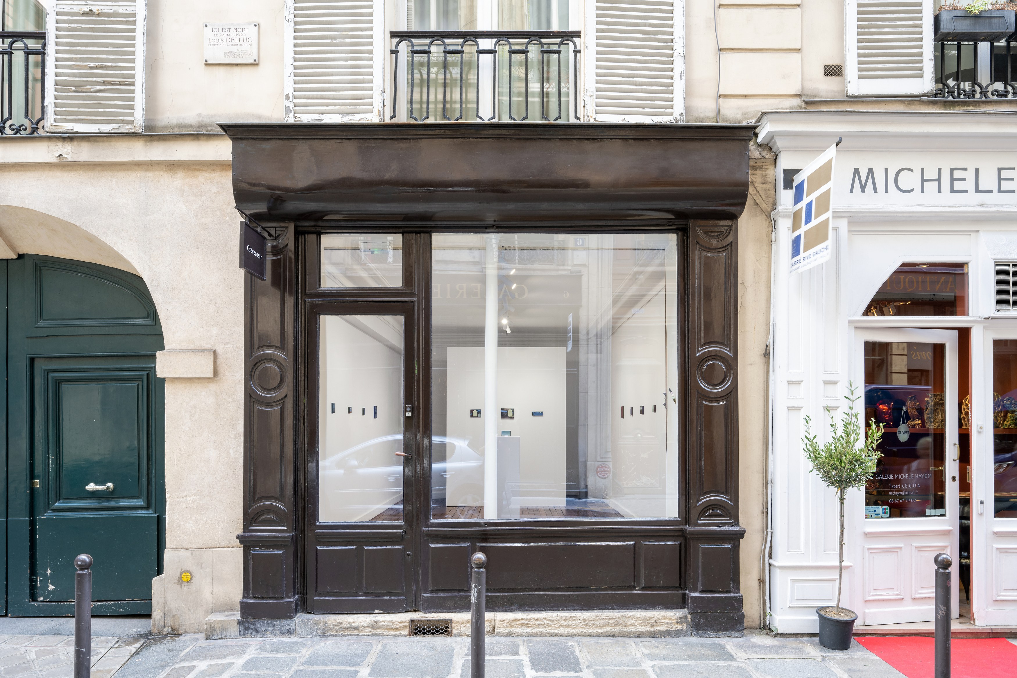 Alexandra Noel, Table at Tragic Venus, CELESTE | data center Marilyn, Champs-sur-Marne, photo 33