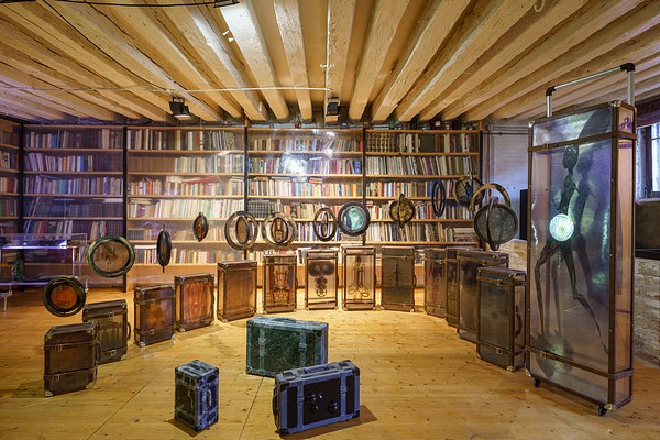 Image 10 of 30