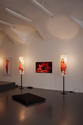 Image 3 of 39