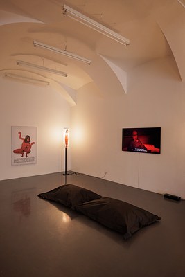 Image 10 of 39