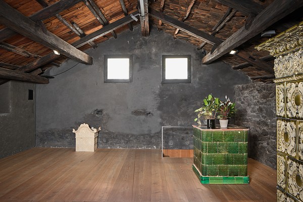 Image 2 of 8