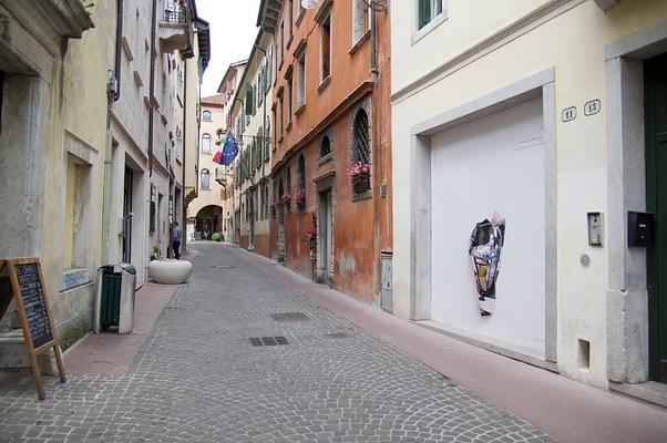 Image 4 of 10