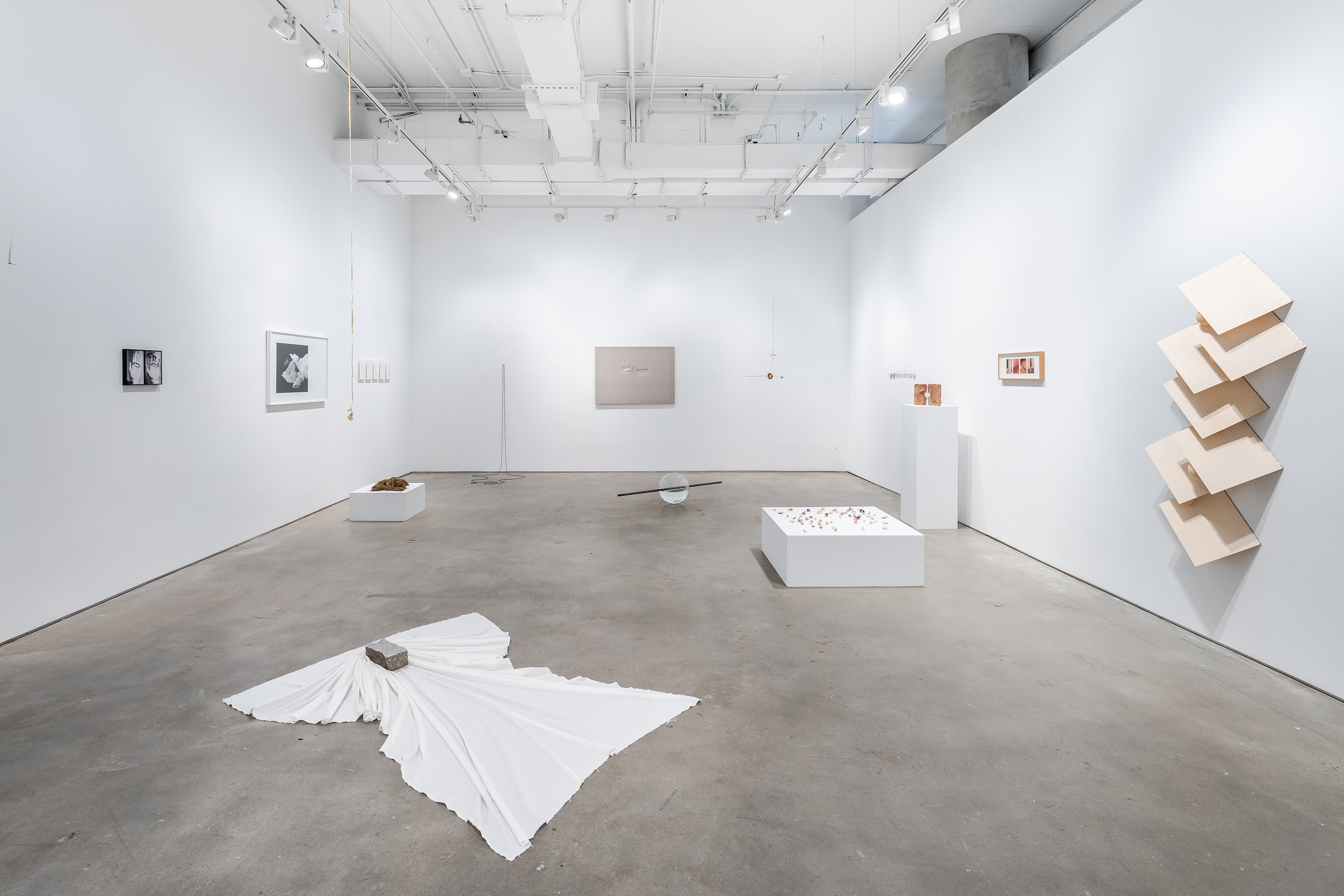 The Fold in the Horizon, The Fold in the Horizon at Nara Roesler, photo 3