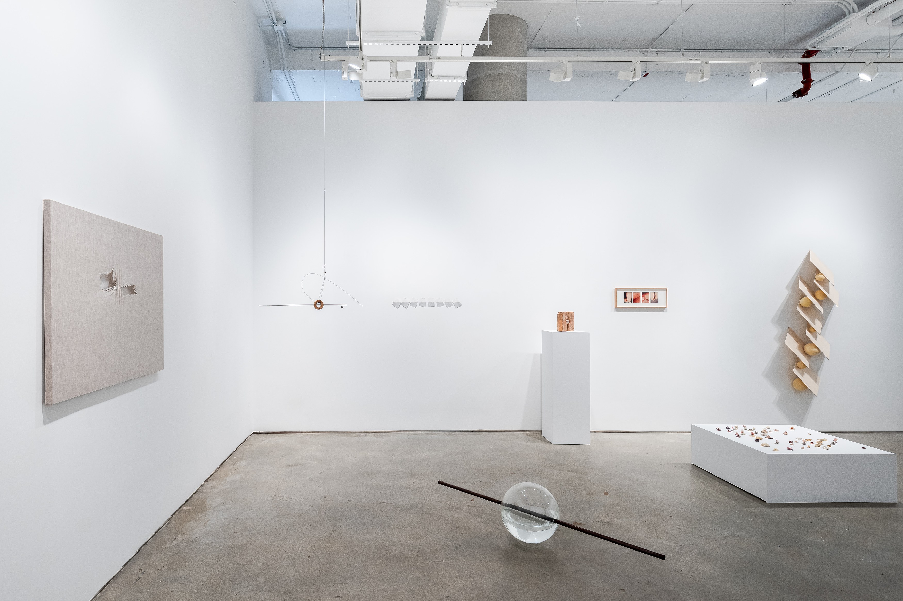 The Fold in the Horizon, The Fold in the Horizon at Nara Roesler, photo 4