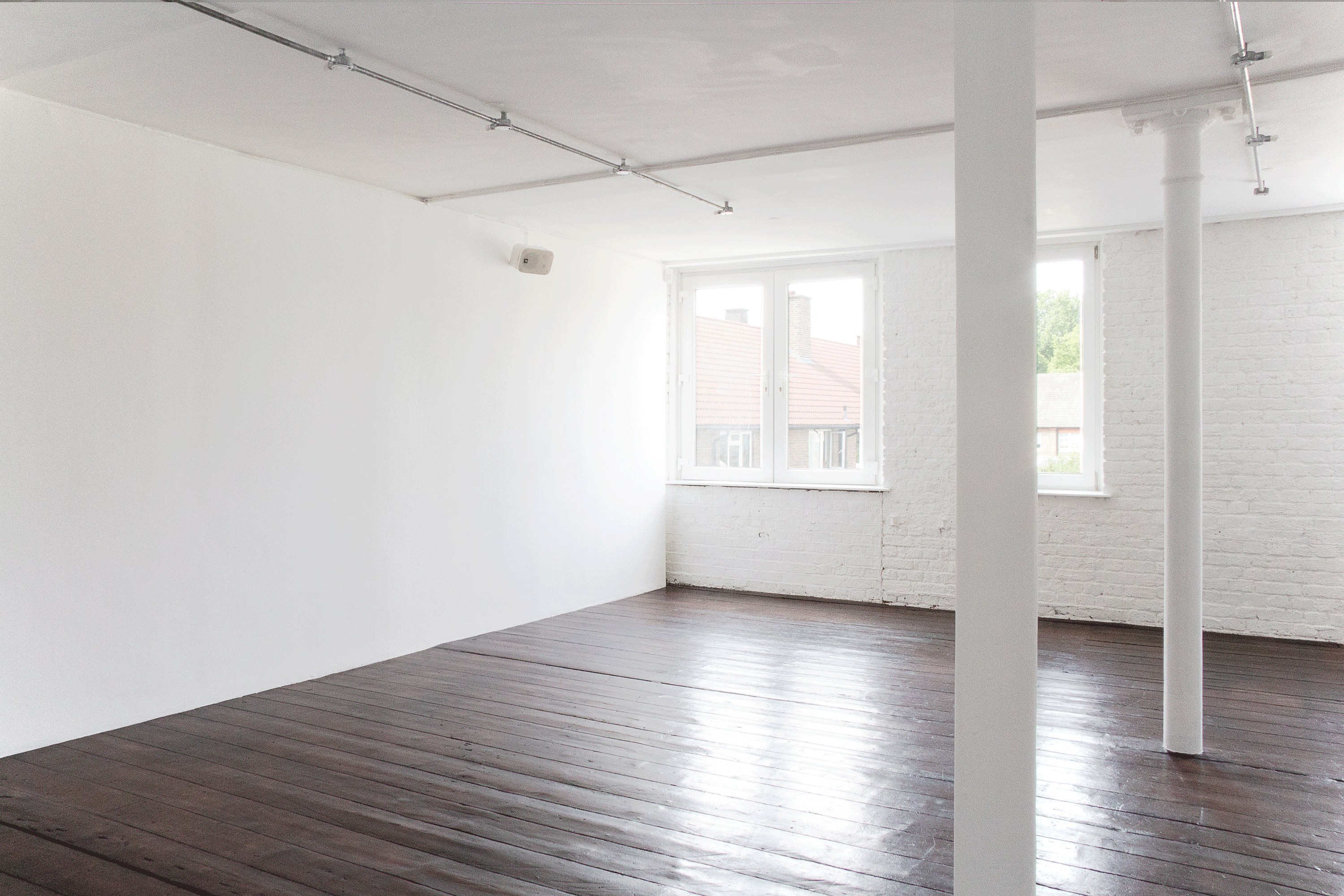 Kristin Oppenheim, She Had A Heavy Day at greengrassi & Corvi-Mora, London, photo 3