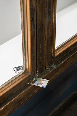 Image 2 of 11