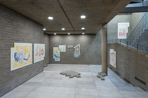 Image 4 of 32