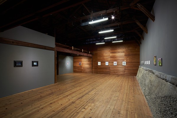 Image 7 of 28