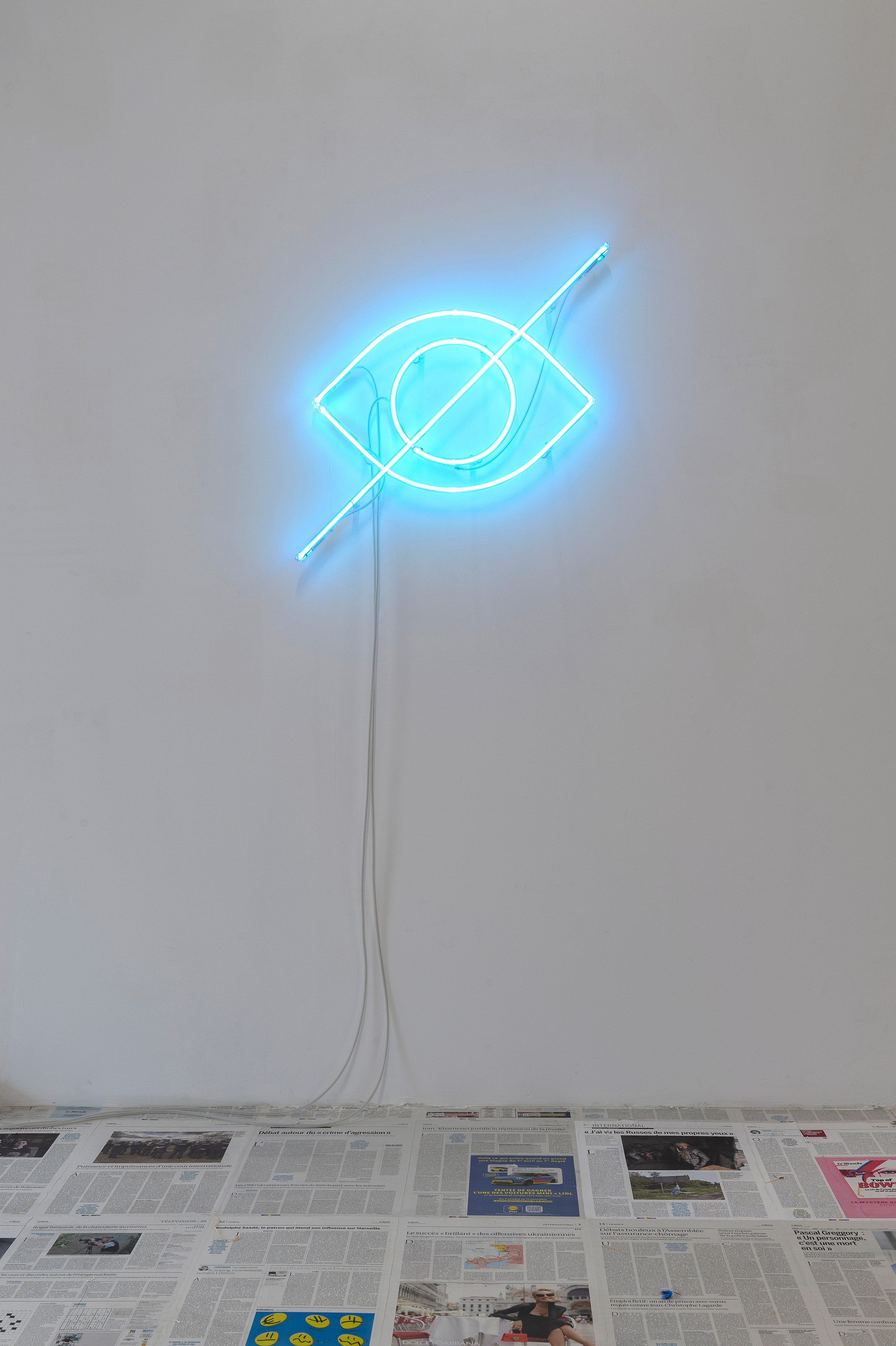 Claire Fontaine, Mostly Sunny at Air de Paris, photo 3