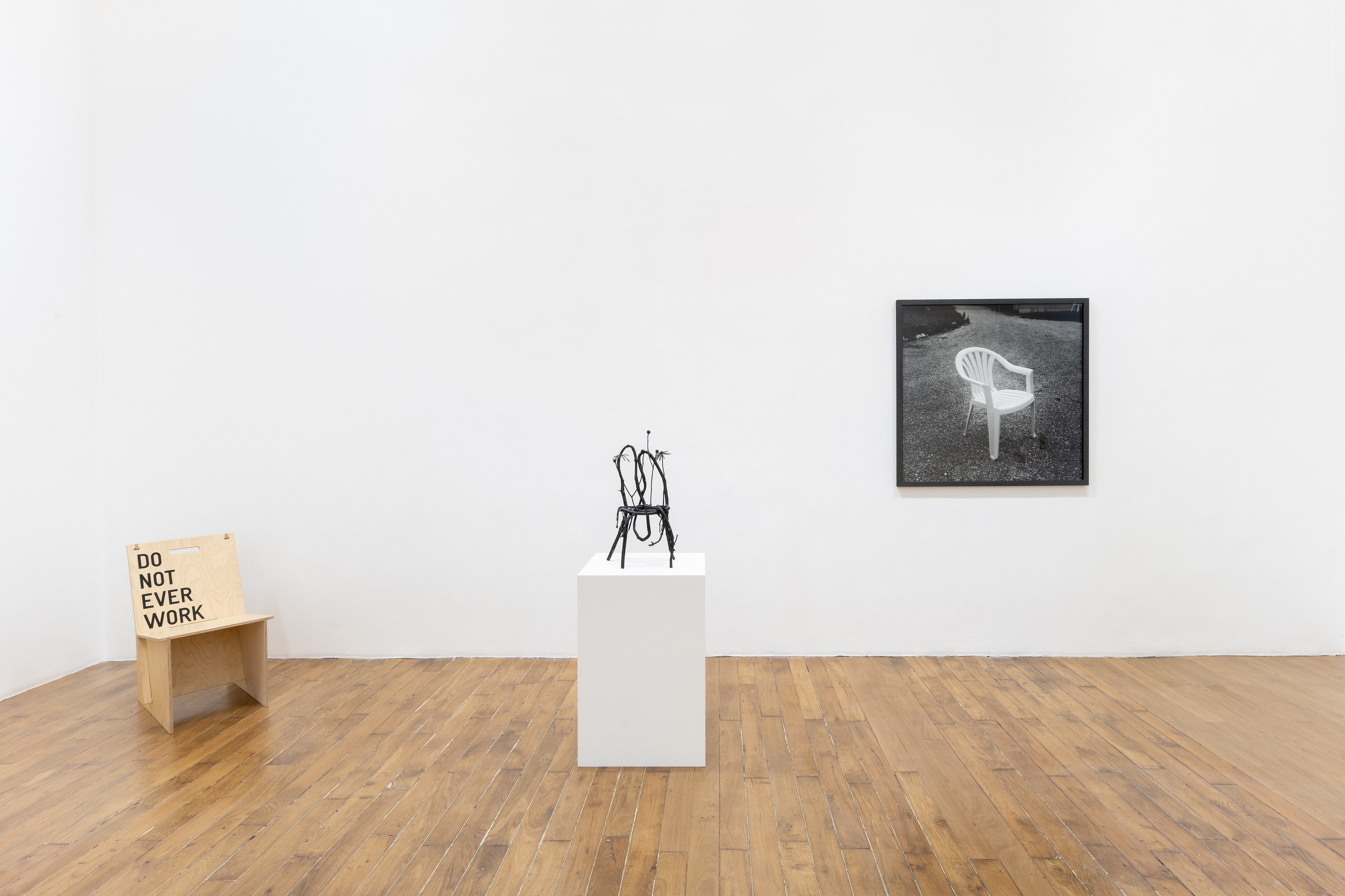Je suis la chaise, Je suis la chaise at Galerie Chantal Crousel, photo 5
