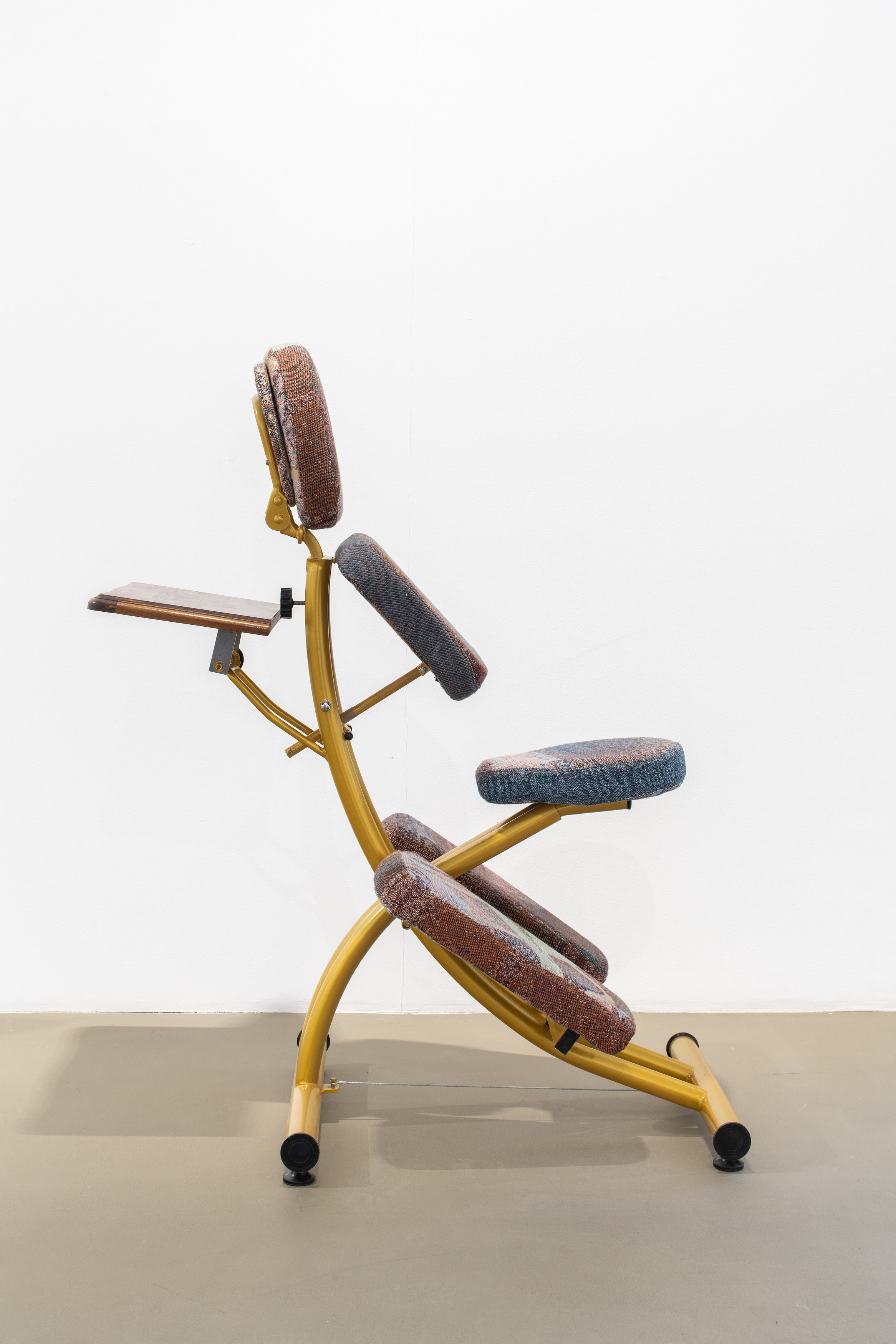 Je suis la chaise, Je suis la chaise at Galerie Chantal Crousel, photo 13