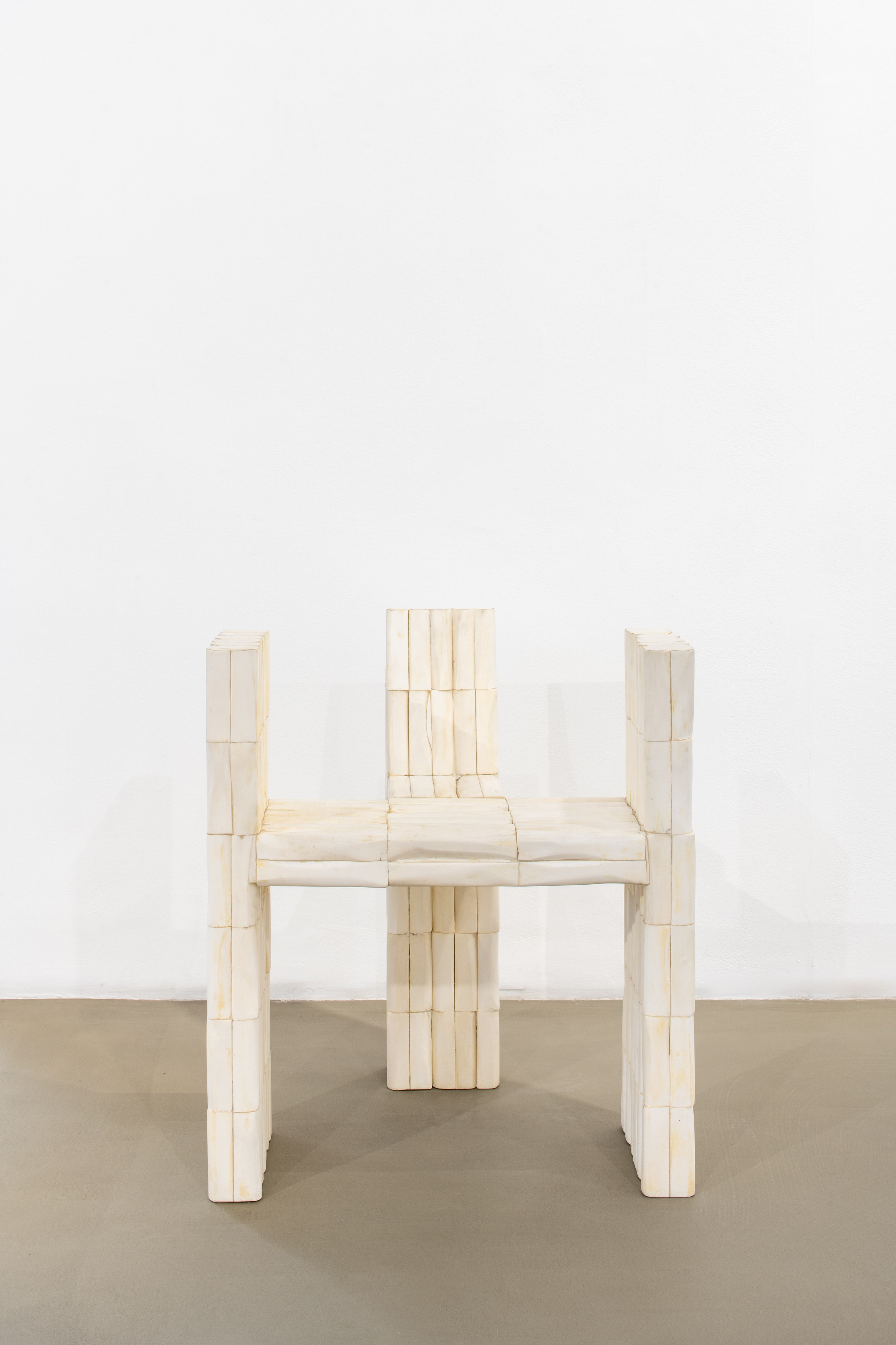 Je suis la chaise, Je suis la chaise at Galerie Chantal Crousel, photo 22