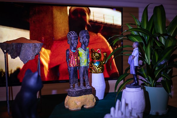 Image 11 of 42