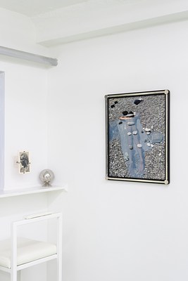 Image 2 of 40