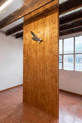 Image 2 of 6