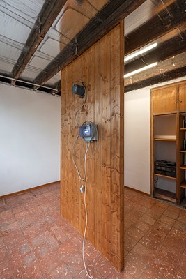 Image 4 of 6