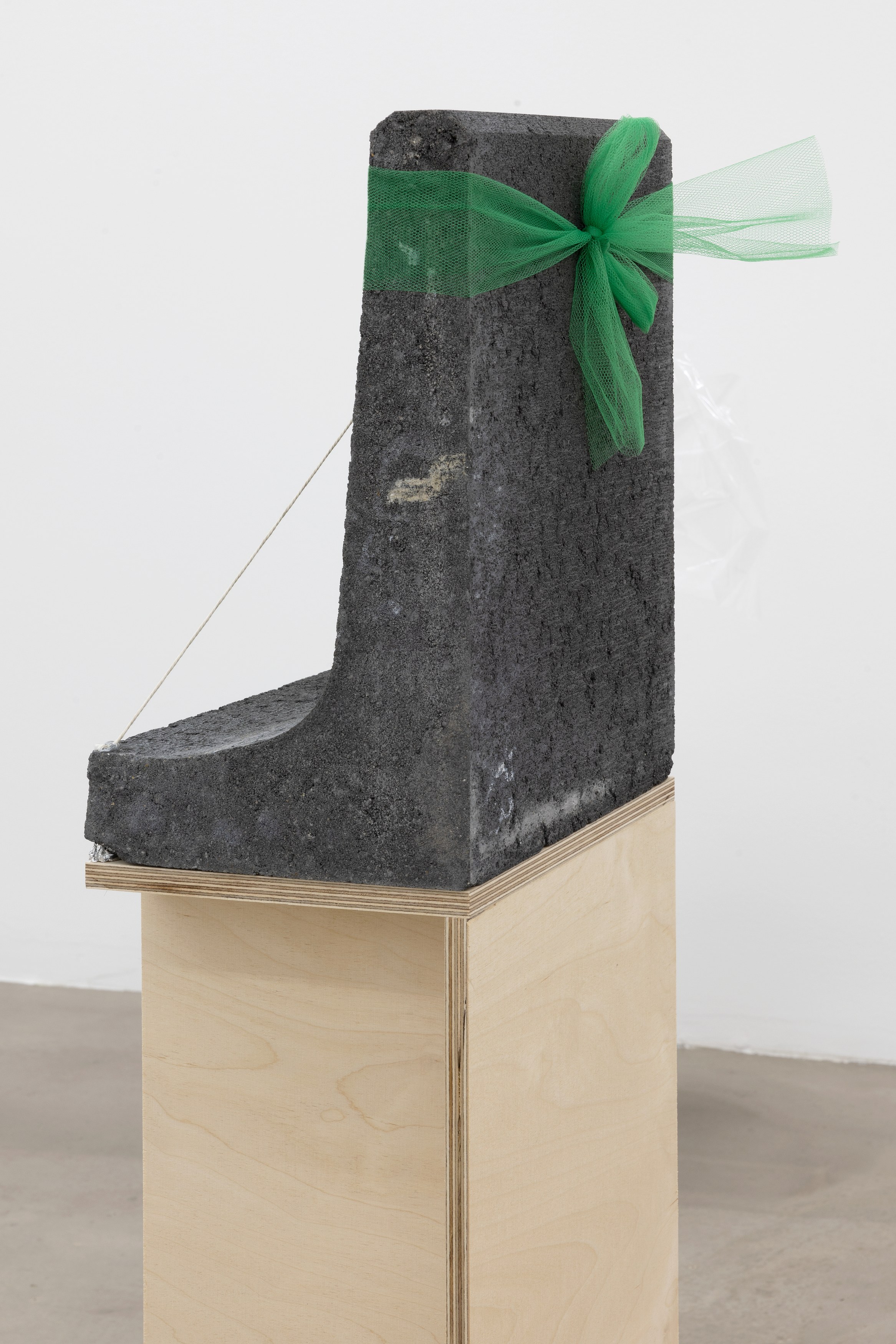 Phung-Tien Phan, is blue at Édouard Montassut, photo 6