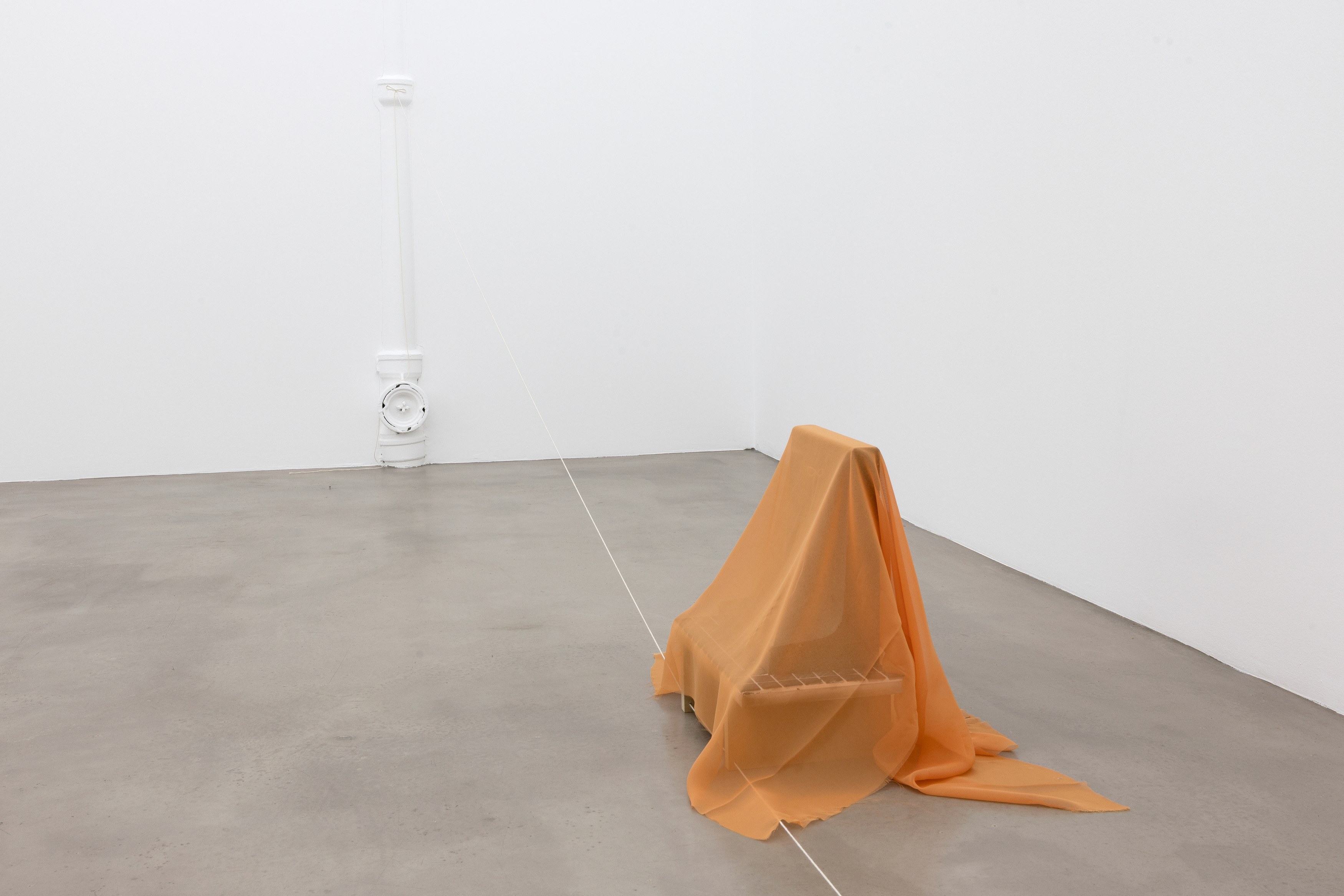 Phung-Tien Phan, is blue at Édouard Montassut, photo 10