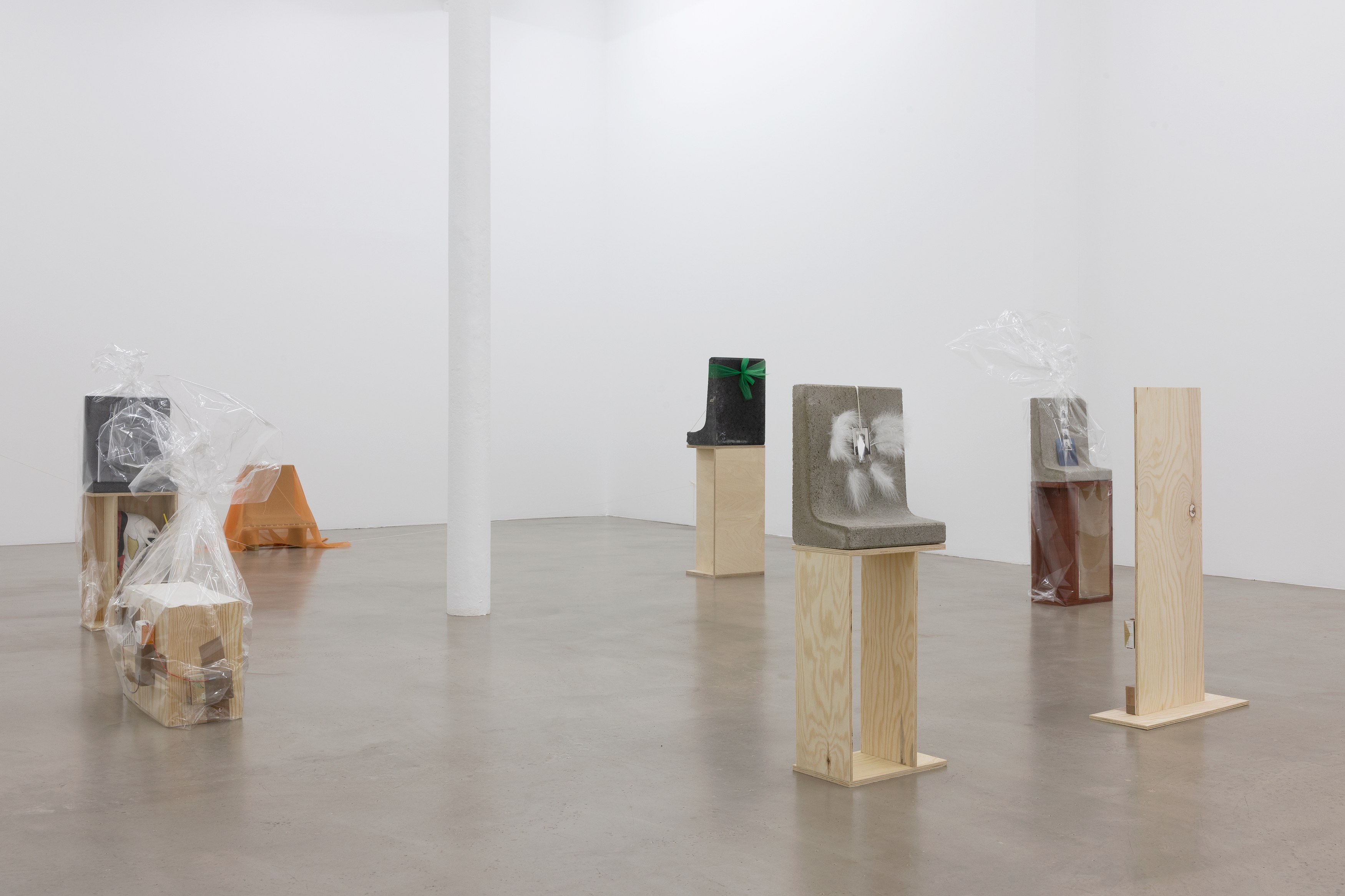 Phung-Tien Phan, is blue at Édouard Montassut, photo 21