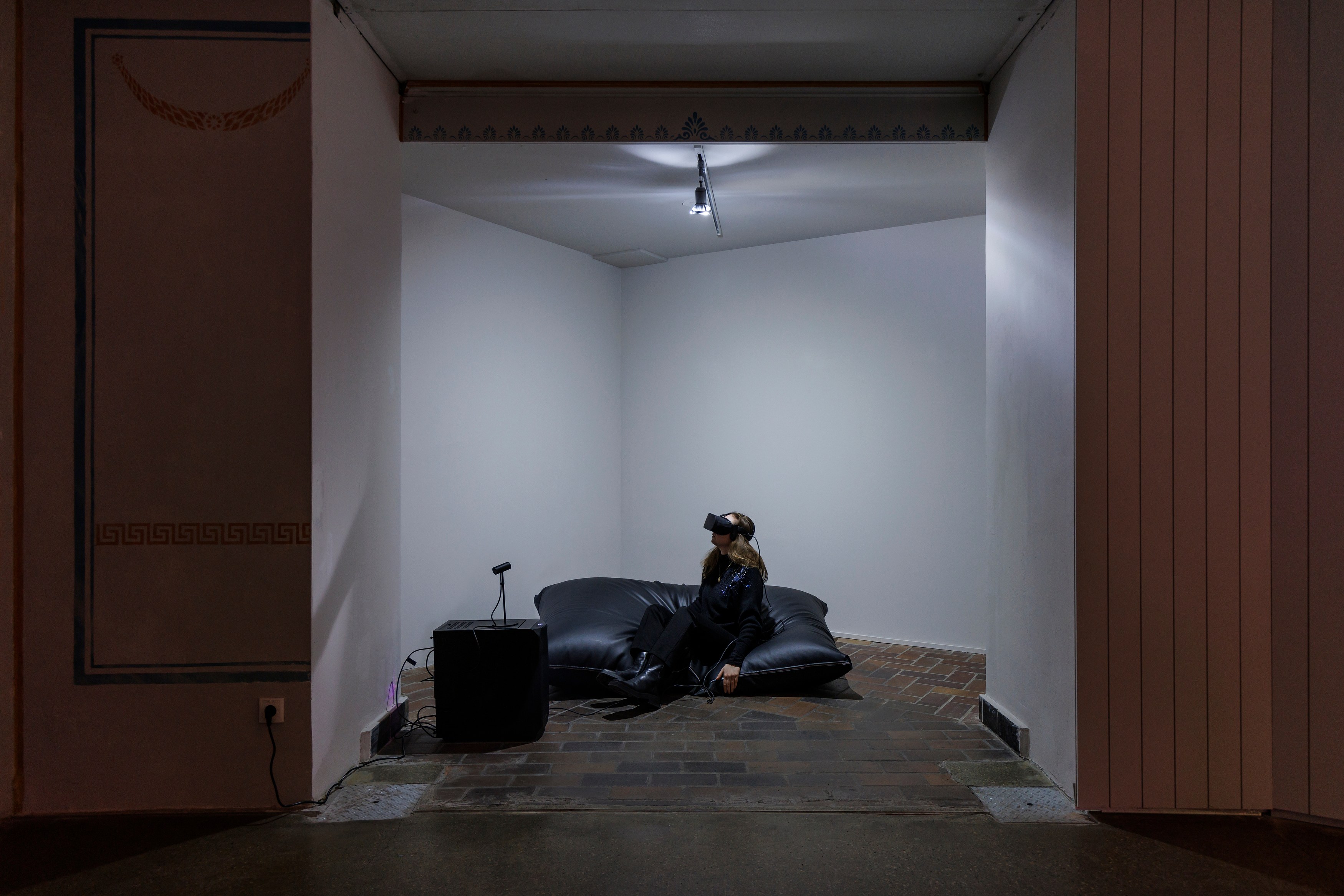 Human Is, Human Is at Schinkel Pavillon, photo 10