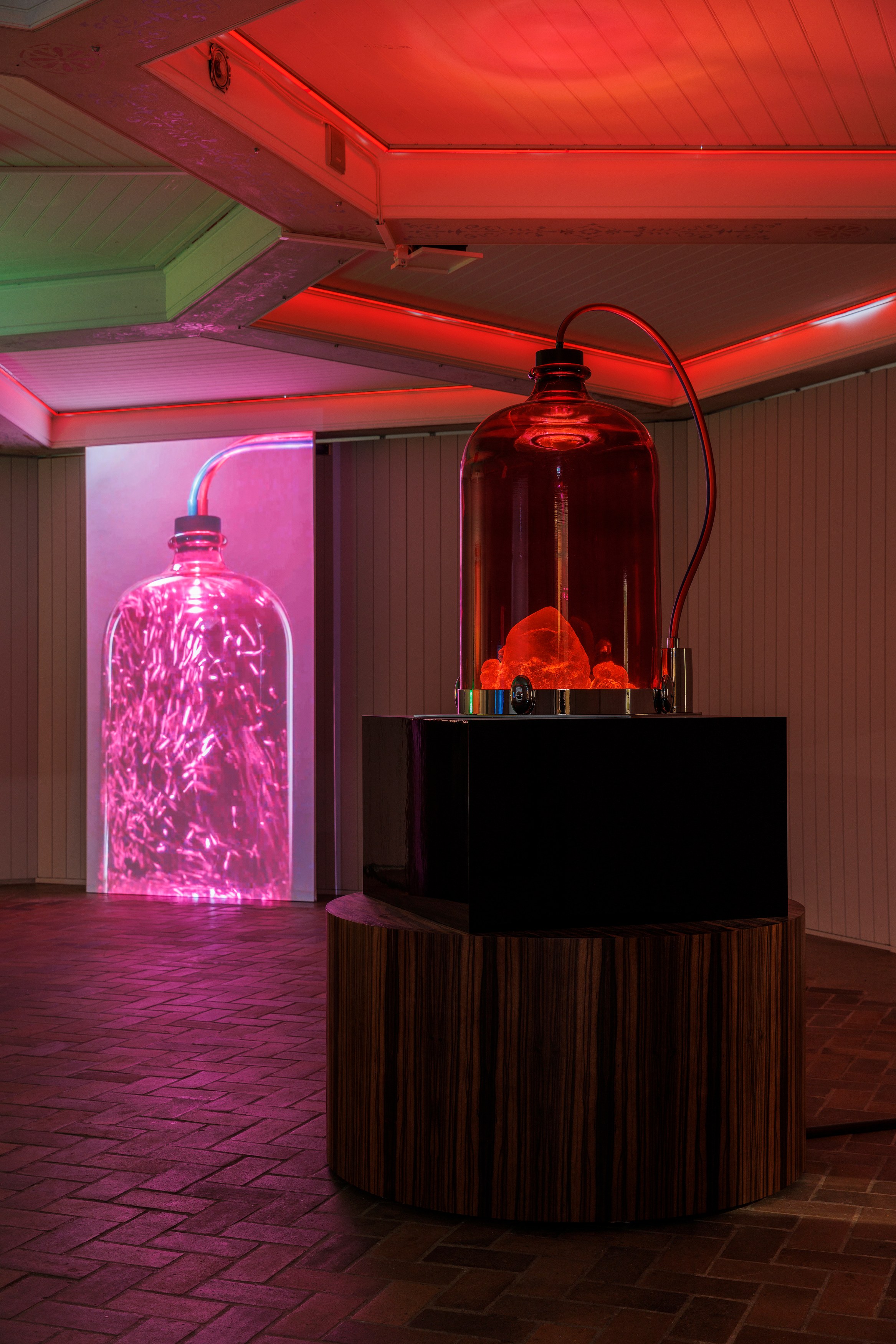 Human Is, Human Is at Schinkel Pavillon, photo 11