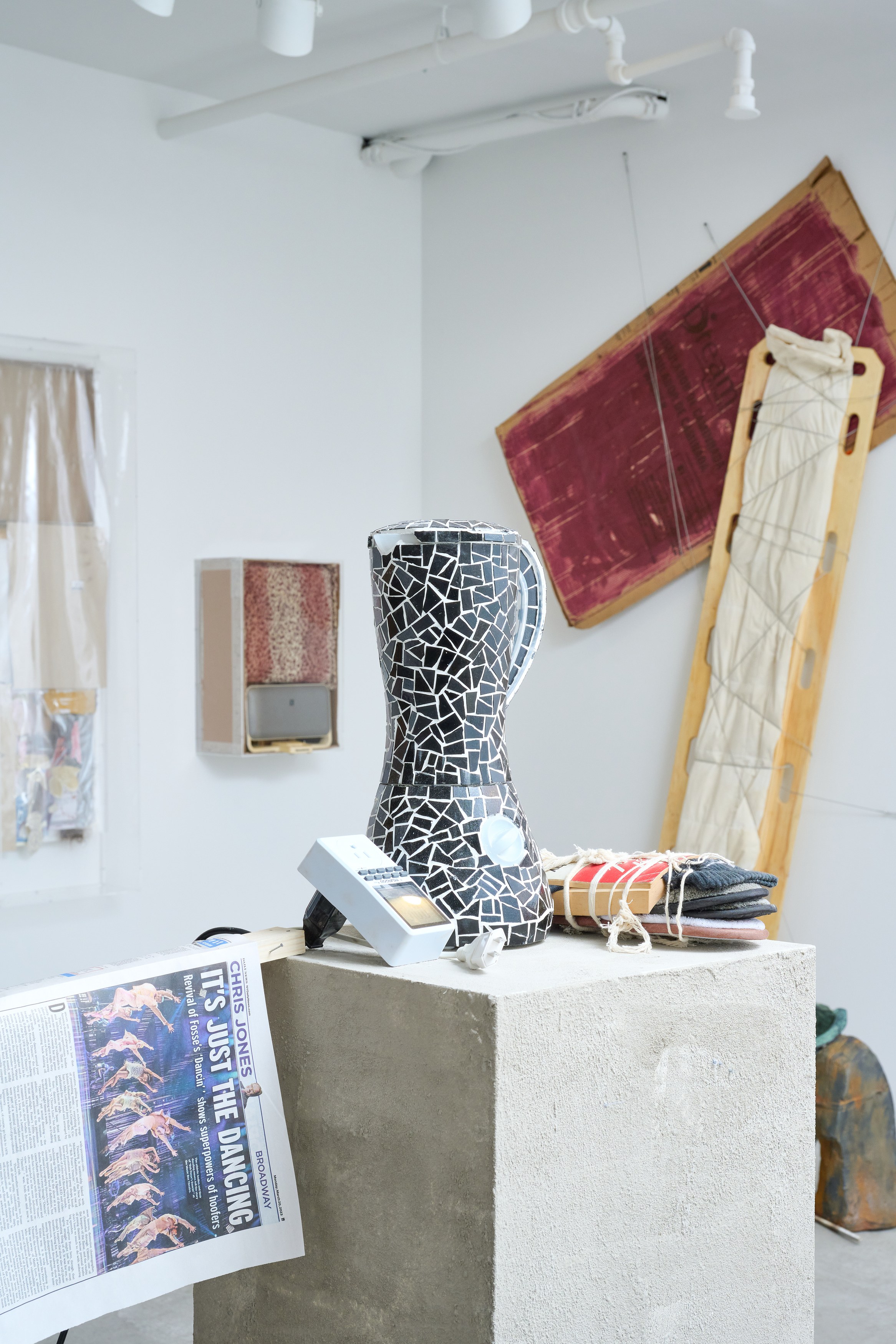 Adriano Costa, MILK OF SLUMS - RUA DOS CACIQUES at Mendes Wood DM, photo 5