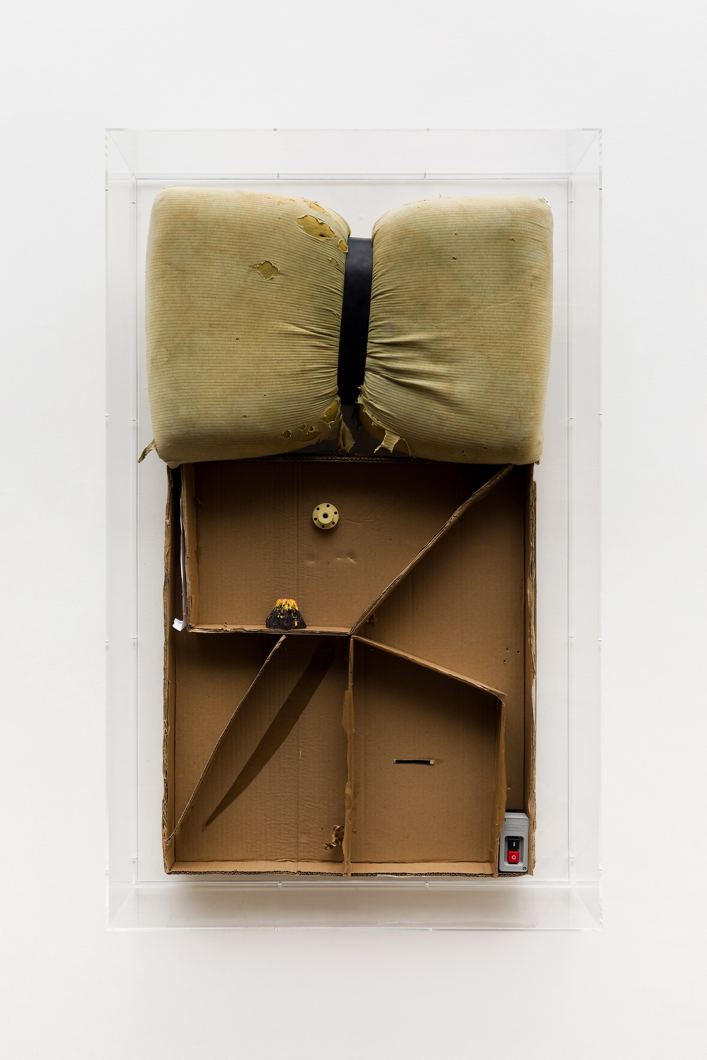 Adriano Costa, MILK OF SLUMS - RUA DOS CACIQUES at Mendes Wood DM, photo 11