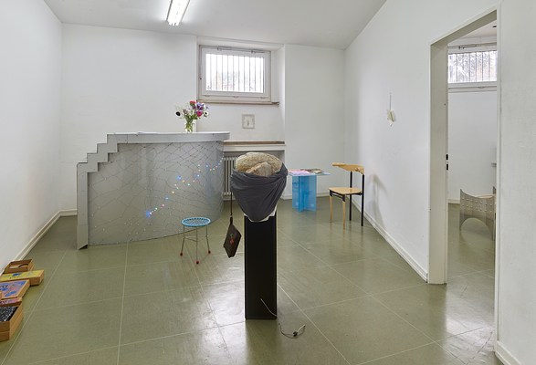 Image 2 of 18