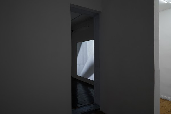Image 4 of 32