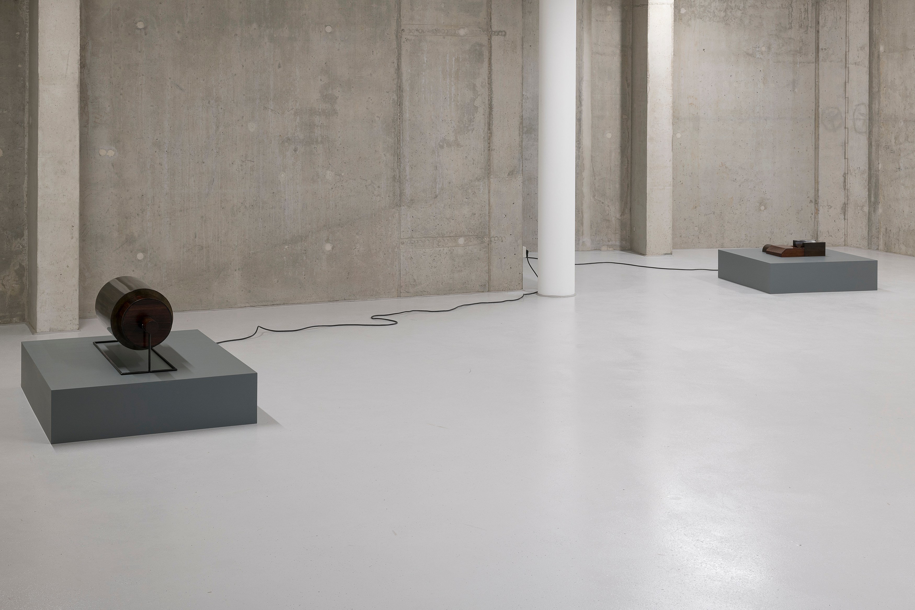 Dora Budor, OLD WORLD at Galerie Molitor, photo 10