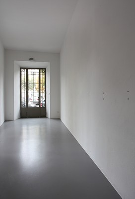 Image 12 of 32
