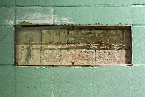 Image 4 of 40