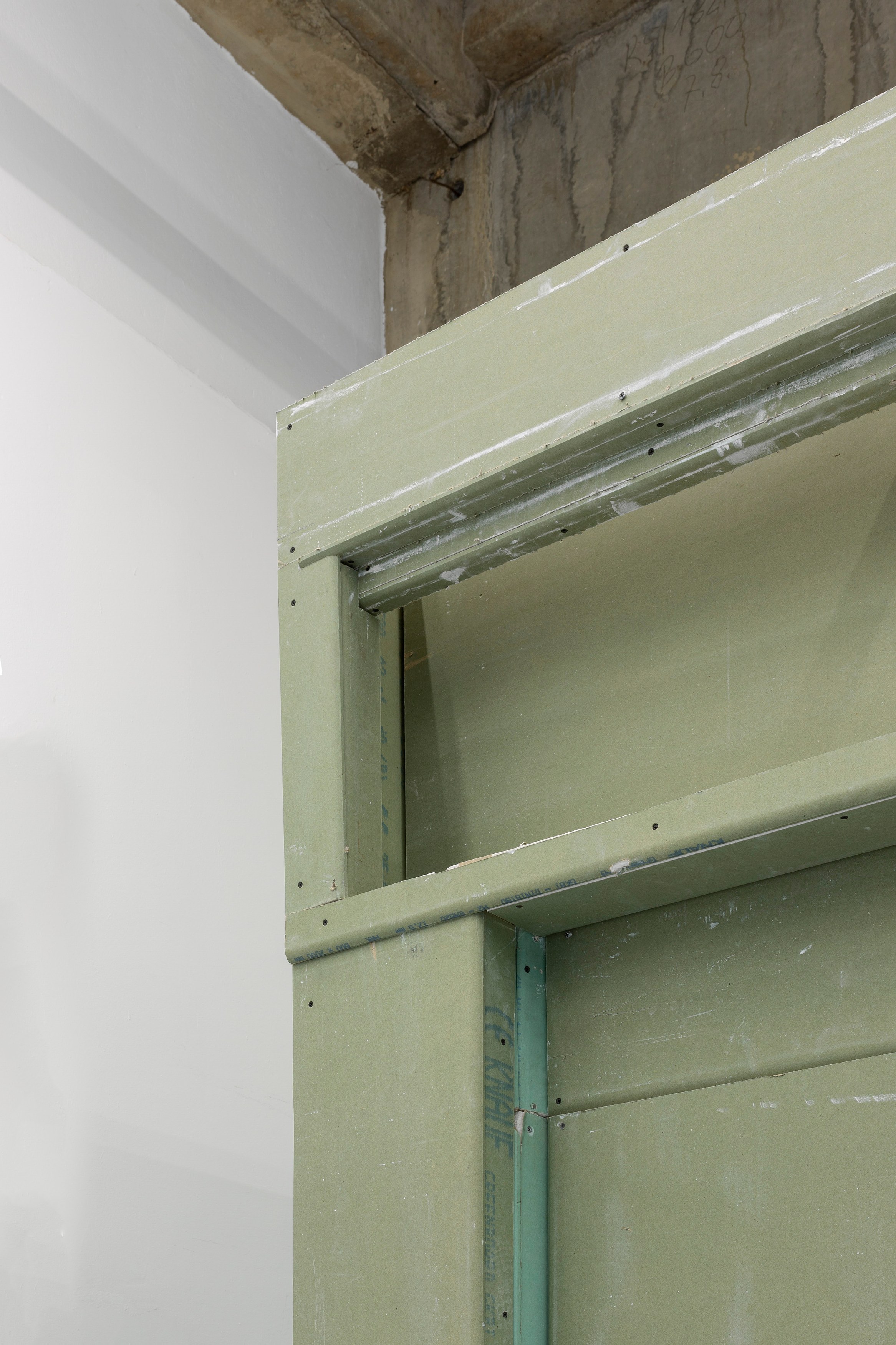 Onur Gökmen, Possession at Scherben, photo 3